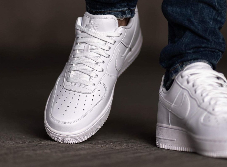 Nike air force 1 on foot 2025