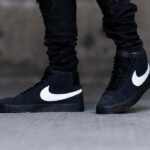 Nike Blazer Mid SB en daim noir Swoosh blanc 2 150x150