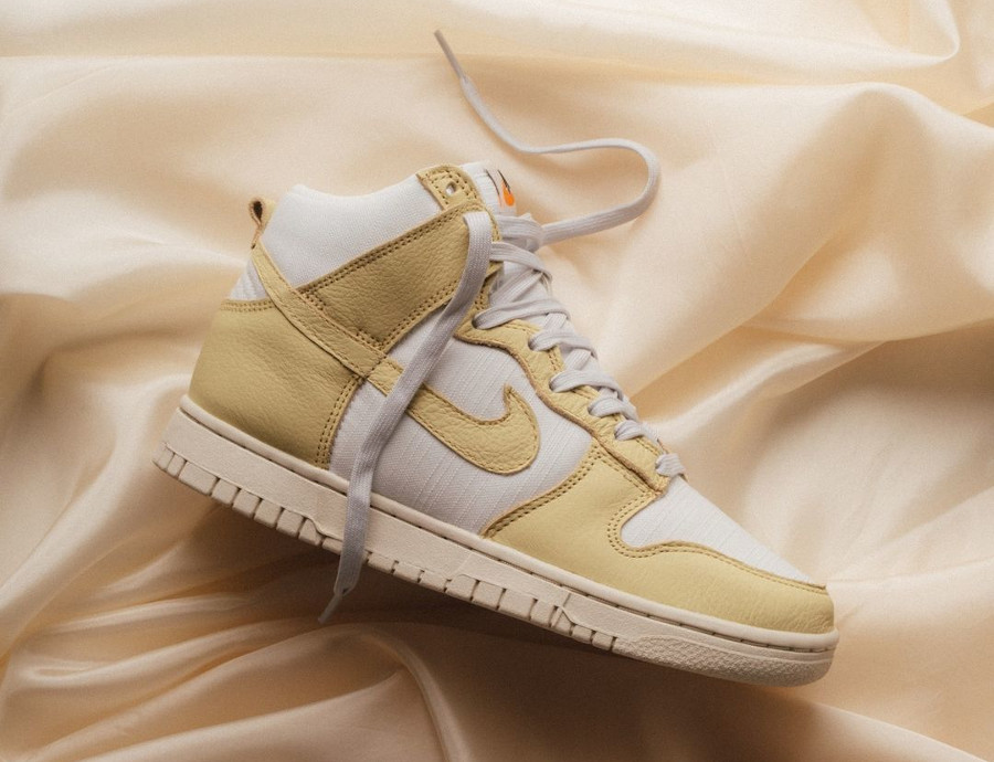 Nike Dunk High Luxe jaune pâle et blanc (2)