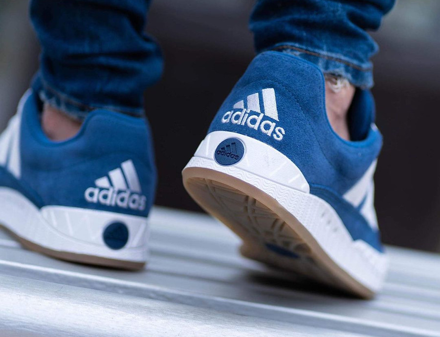 Adidas Adimatic bleu foncé on feet (5)