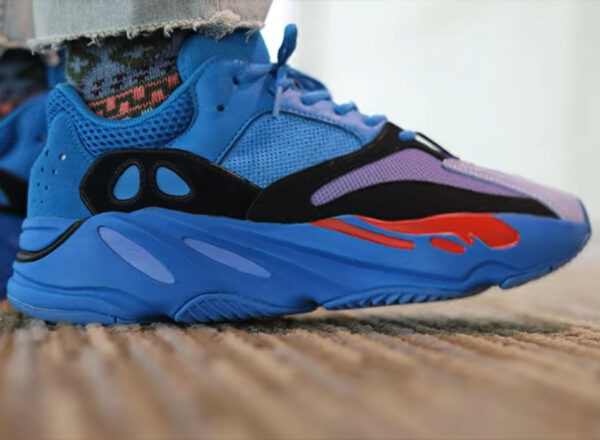 Adidas Yezzi 700 bleu électrique violet noire et orange (4)