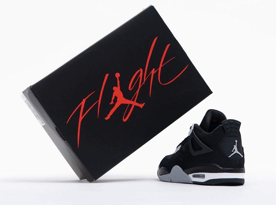 Air Jordan 4 en tissu noir (1)