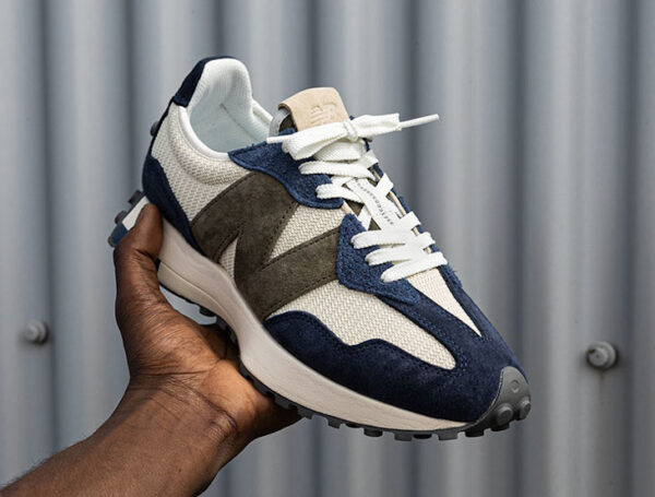 New Balance 327 sable et bleu foncé (6)