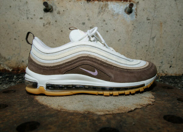 Nike DRI-FIT Air Max 97 PRM beige et marron 2022 1 600x435