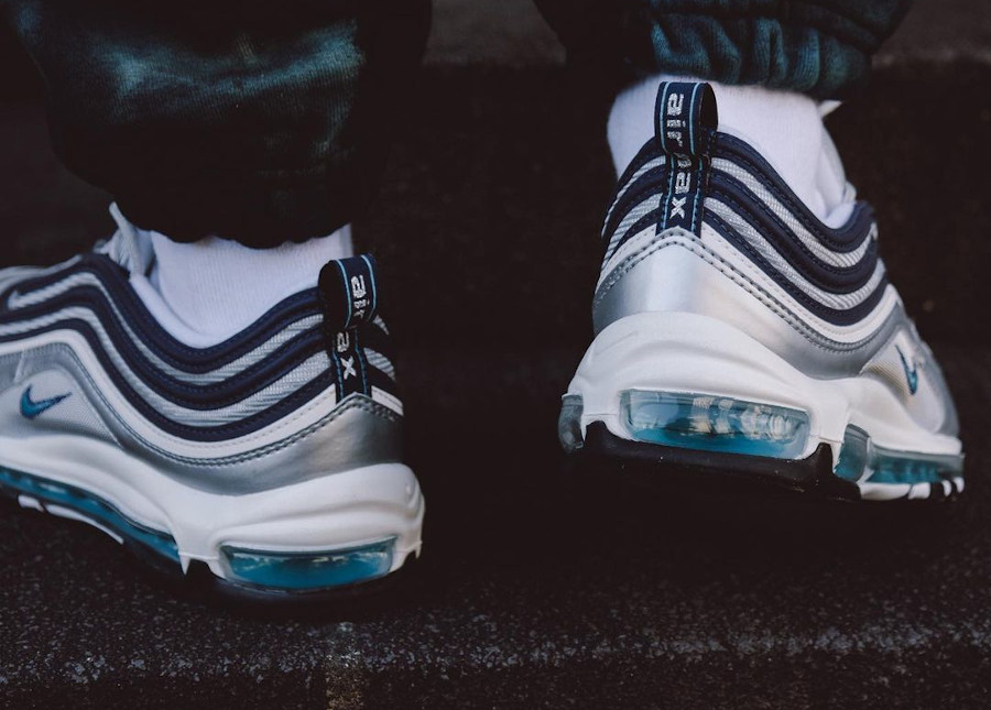 Nike Air Max 97 gris argent bleu turquoise on feet (1)
