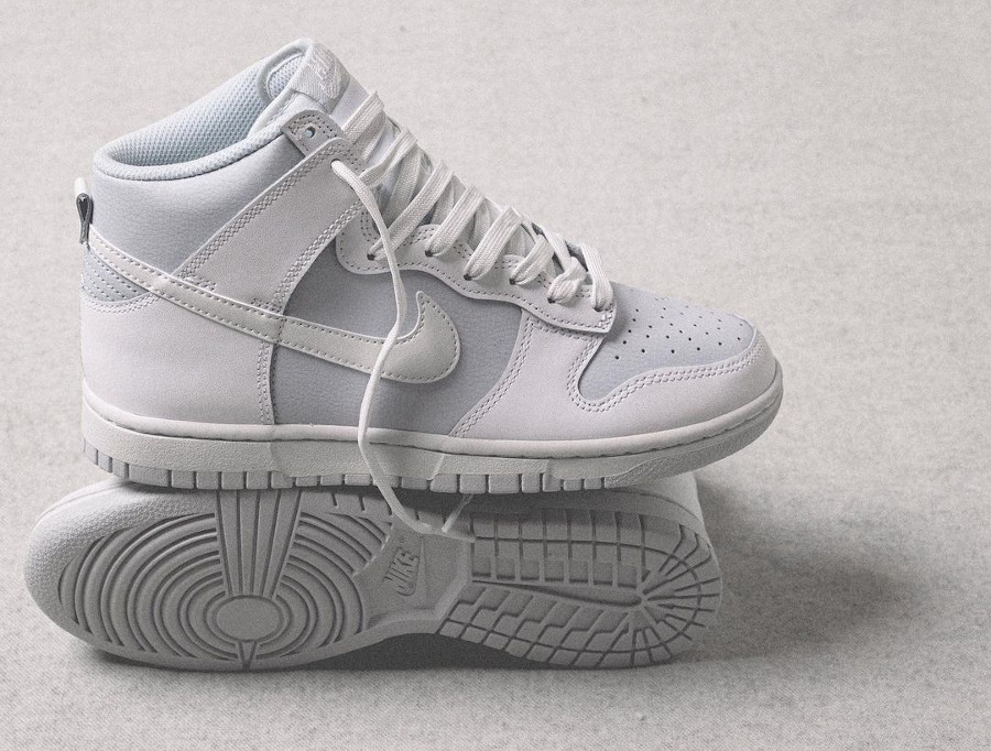 Nike Dunk High blanche et grise (2)