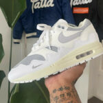 PattaNL x Nike Air Max 1 blanche et grise (4)