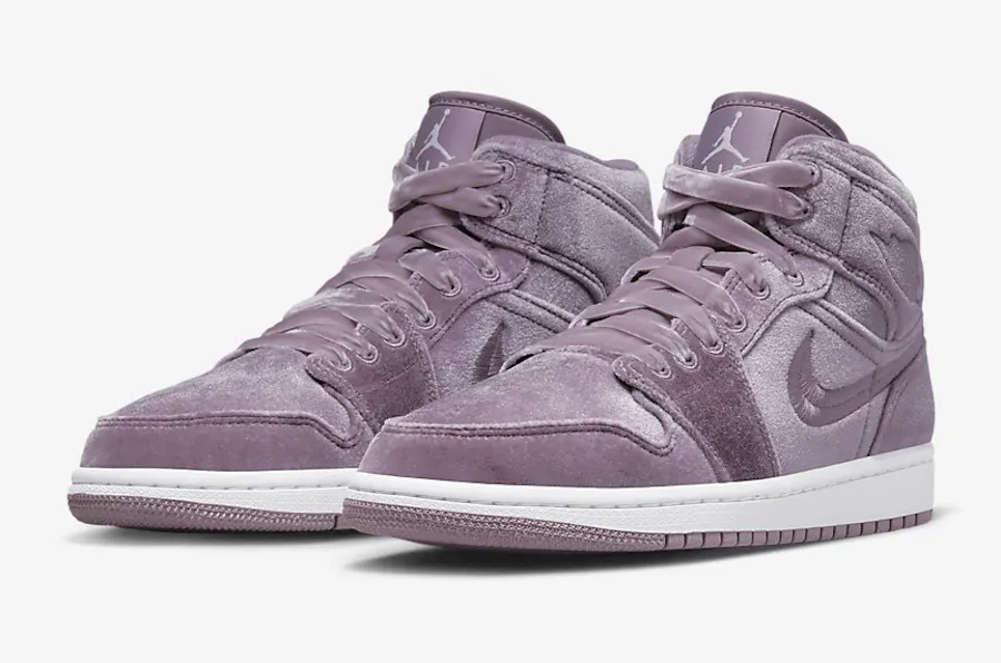 Air Jordan 1 Mid Purple Velvet