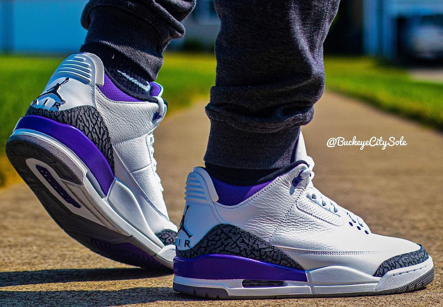 Air Jordan 3 blanche et violette on feet (1)