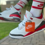 Air Jordan 3 rouge feu on feet (couv)