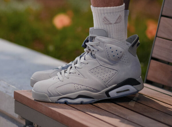 Air Jordan 6 grise et bleu marine on feet