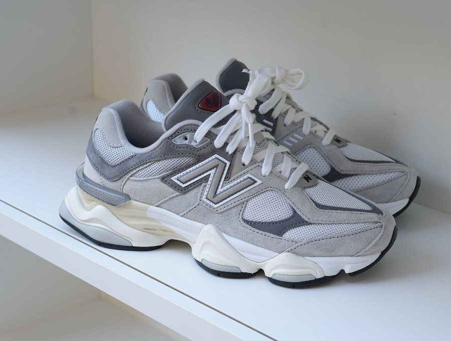 New Balance 9060 grise blanche et beige (couv)