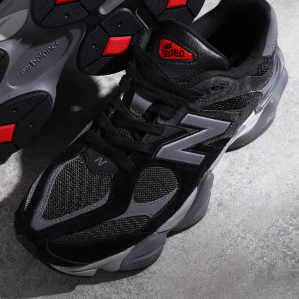 NB 9060 Black Castlerock U9060BLK