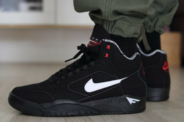 Nike Air Flight Lite noire blanche et rouge on feet (1)