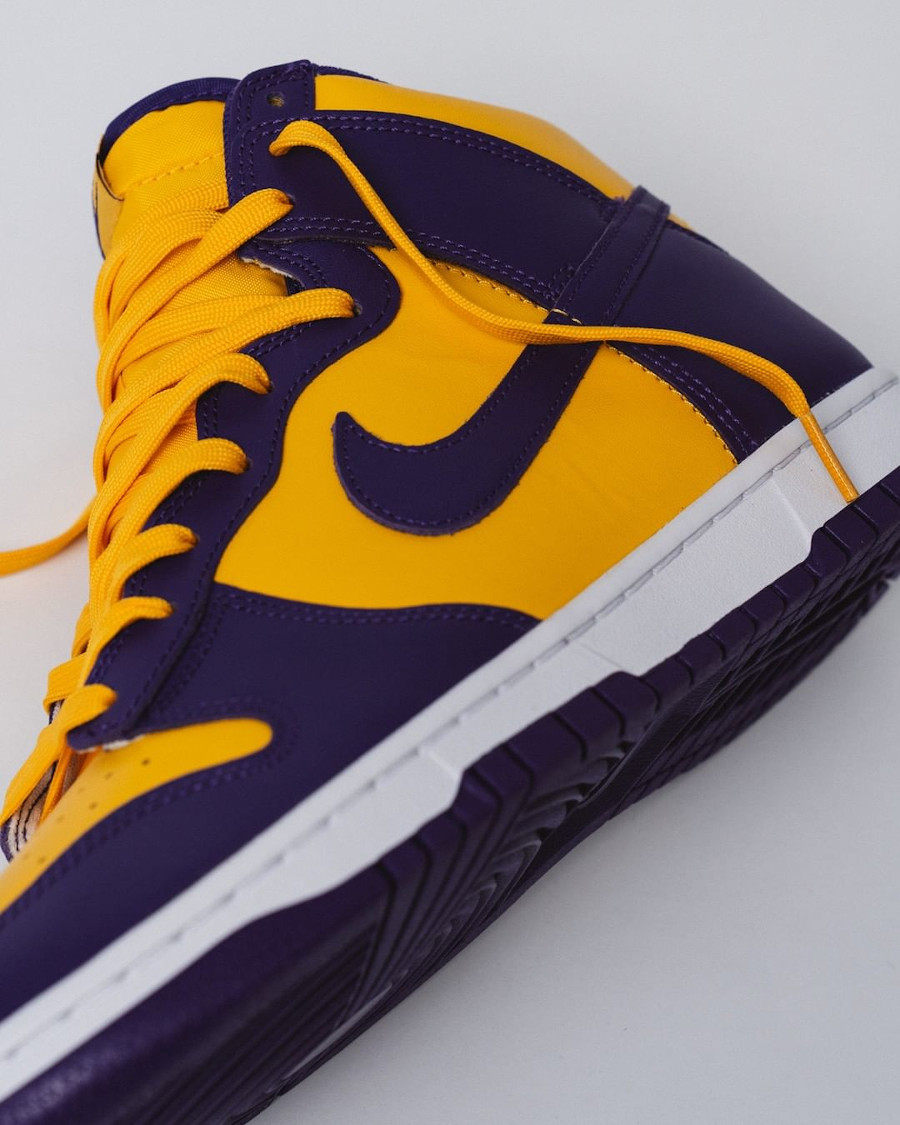 Nike Dunk Montante violet et jaune doré (1)