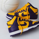 Nike Dunk Montante violet et jaune doré (2)