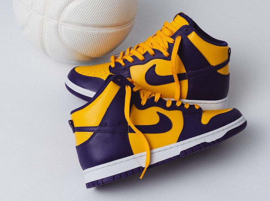 Nike Dunk Montante violet et jaune doré (2)