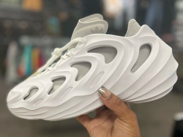 Adidas Adi Foam Q blanche et grise (2)