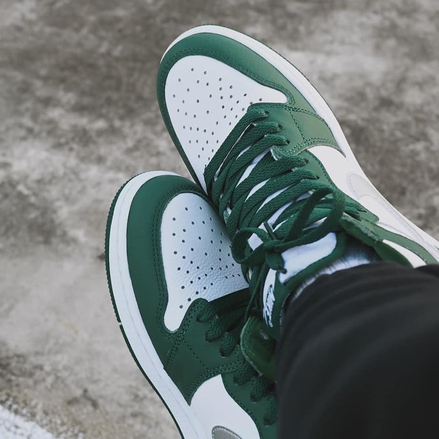 Air Jordan 1 montante blanche vert sapin et gris métallique (4)