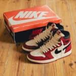 Air Jordan 1 montante varsity rouge voile et noire (6)