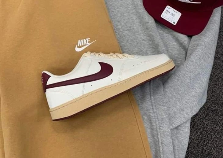 Nike-Court-Vision-Low-Dark-Beetroot en promo