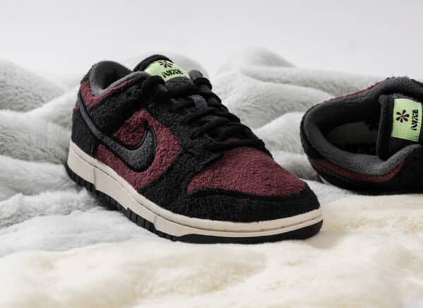 Nike Dunk Low en tissu polaire gris et violet foncé (3-1)