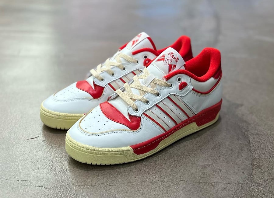 Adidas Rivalry Low blanc crème et rouge (4)