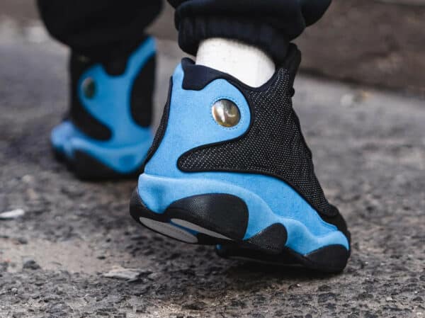 Air Jordan 13 noire et bleu ciel 2022 (2)