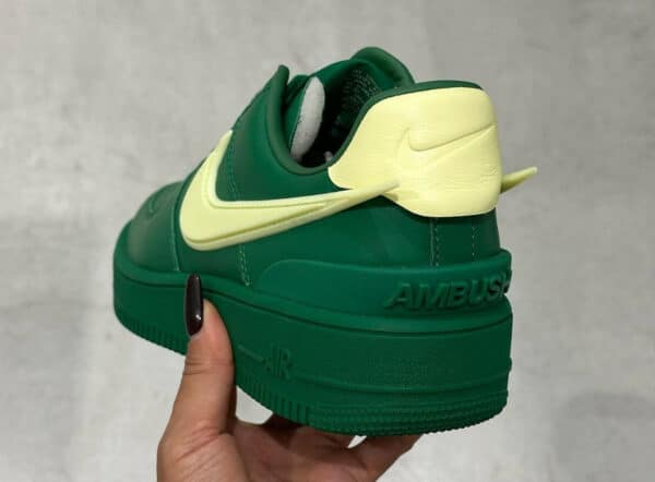 Nike Air Force 1 Yoon Anh verte (5)