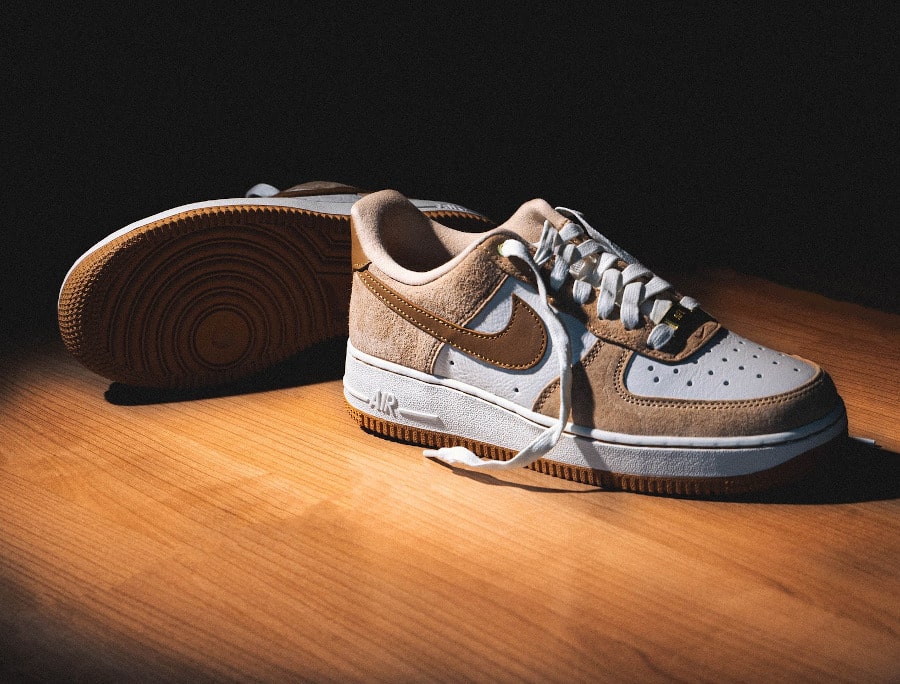 Nike Air Force 1 basse Lux blanche et beige 2022 (couv)