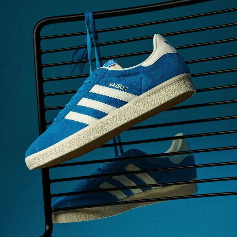 adidas gazelle silver green womens Pegashoes - Basket Adidas Originals Gazelle Bleu ciel/ Noir main image 0