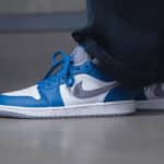 Мужские кроссовки nike air jordan retro 1 low white purple Low 2023 blanche grise et bleu (6)