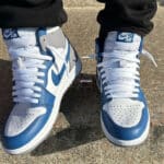 Air Jordan 1 trueblue on feet (couv)