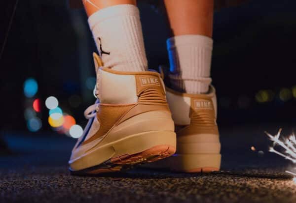 Air Jordan 2 Retro Craft 2023 blanche crème et rose on feet (4)