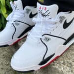 Nike Air Flight 89 blaanche noire grise et rouge (couv)