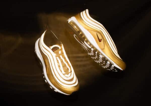 Nike Air Max 97 cuir or métallique 2023 (3)