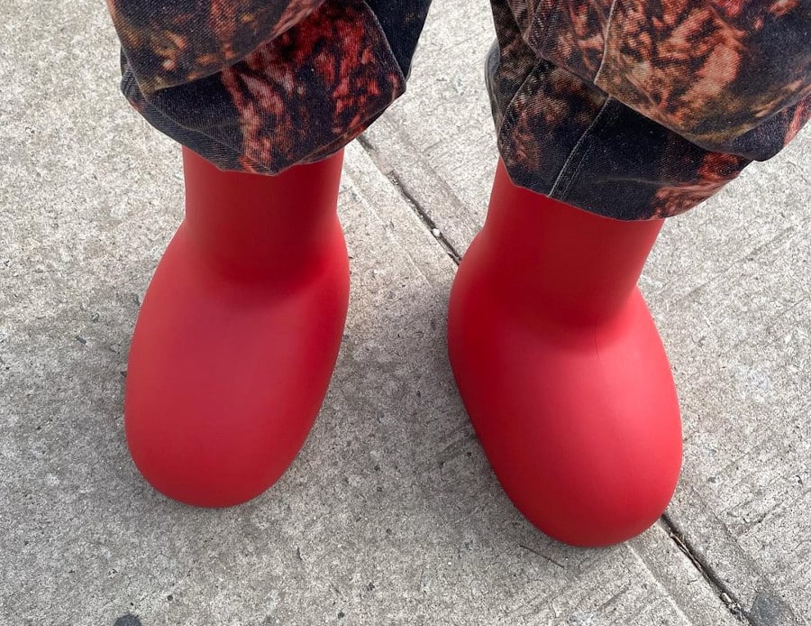 Bottes rouges d'Astro Boy on feet (2)