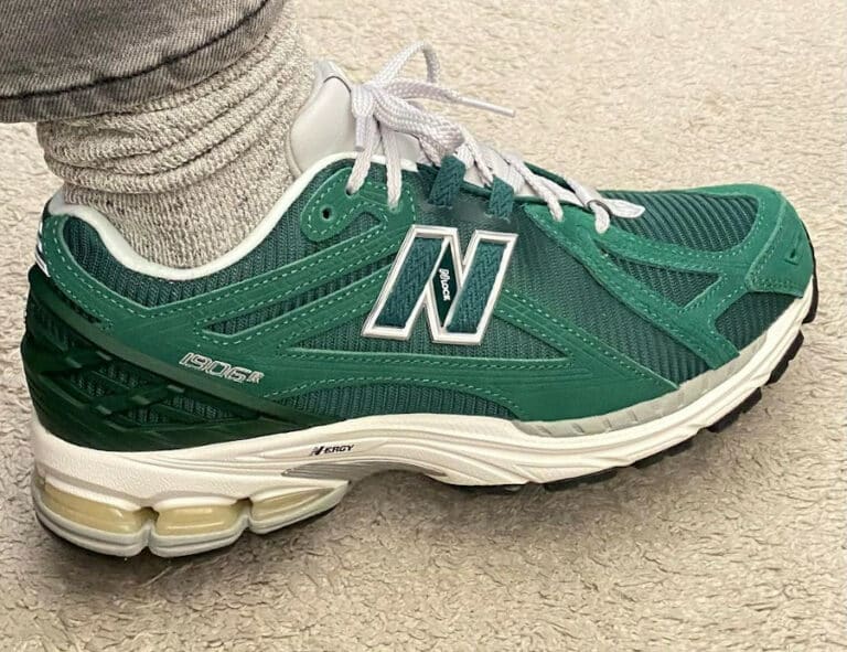 NB 1906R Nightwatch Green Suede (daim vert) M1906RX