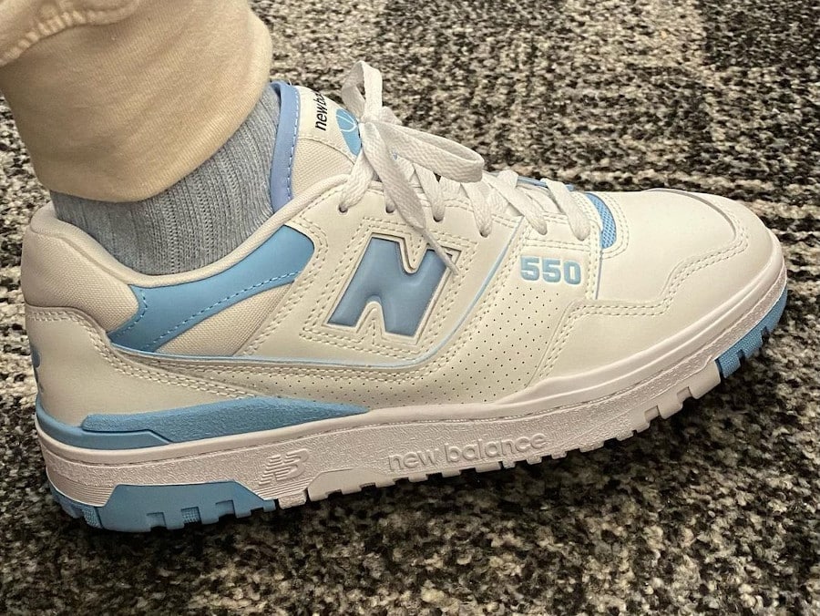 New Balance 550 blanche et bleu clair (5)