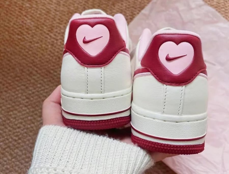 Nike Air Force 1 Low V-Day Cherry Heart (2)
