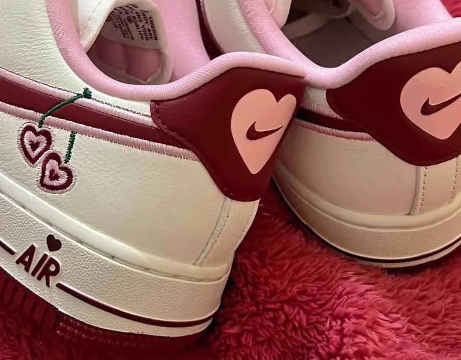 Nike Air Force 1 Low V-Day Cherry Heart (3)
