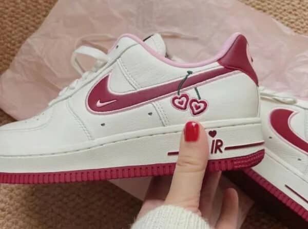 Nike Air Force 1 Low V-Day Cherry Heart (5)