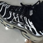 Nike Air Max Plus Toggle grise et noire réfléchissante (couv)