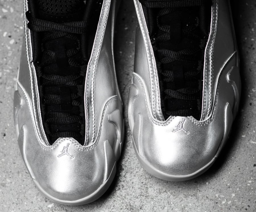 Air Jordan XIV en cuir brillant gris métallique (3)