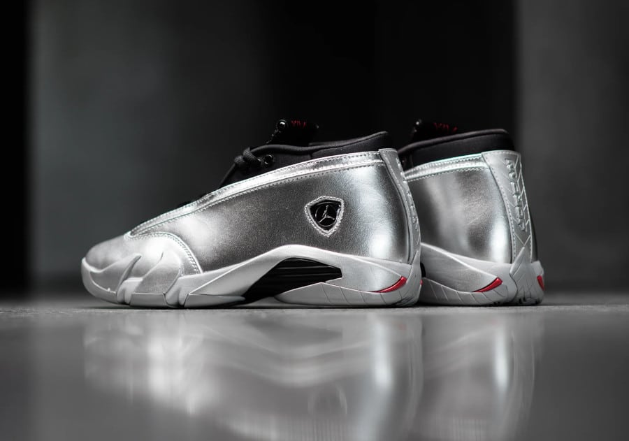 Air Jordan XIV en cuir brillant gris métallique (4)