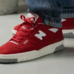 New Balance 550 en daim rouge (4)