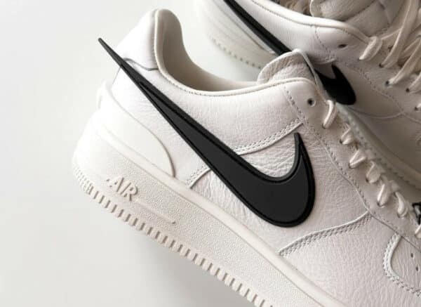 Nike Air Force 1 Low Ambush beige et noire (2)