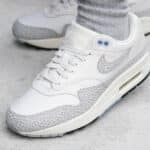 Nike Air Max 1 Safari blanc sommet voile on feet (couv)