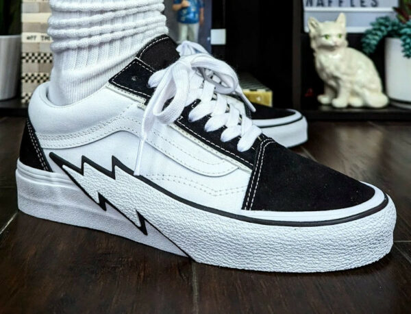 vans old skool lx covered in swirl print 2 Tone Bolt Panda Noir et Blanc VN0009Q5BMW (couv)