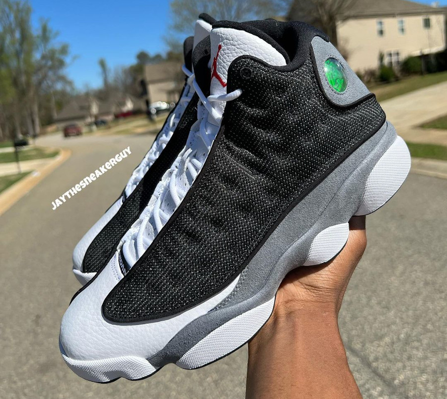 AJ13 Black Flint oeil de chat vert DJ5982 060